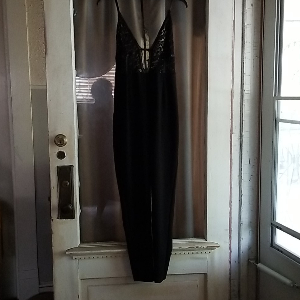Prettylittlethings blk strappy lace jumpsuit
